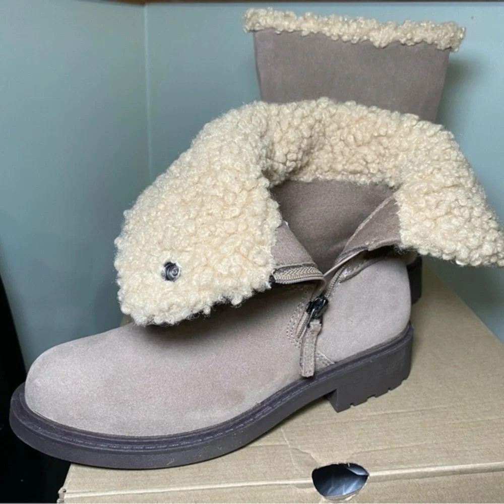 Clarks‎ Lined Suede Mid Boots Opal Side Zip Women's Size 6 Beige Sherpa